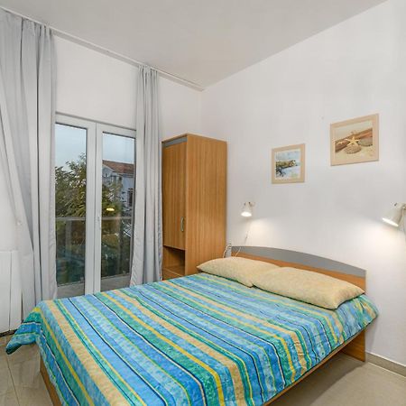 Studio Holiday Adriatic Pag Town Exterior foto