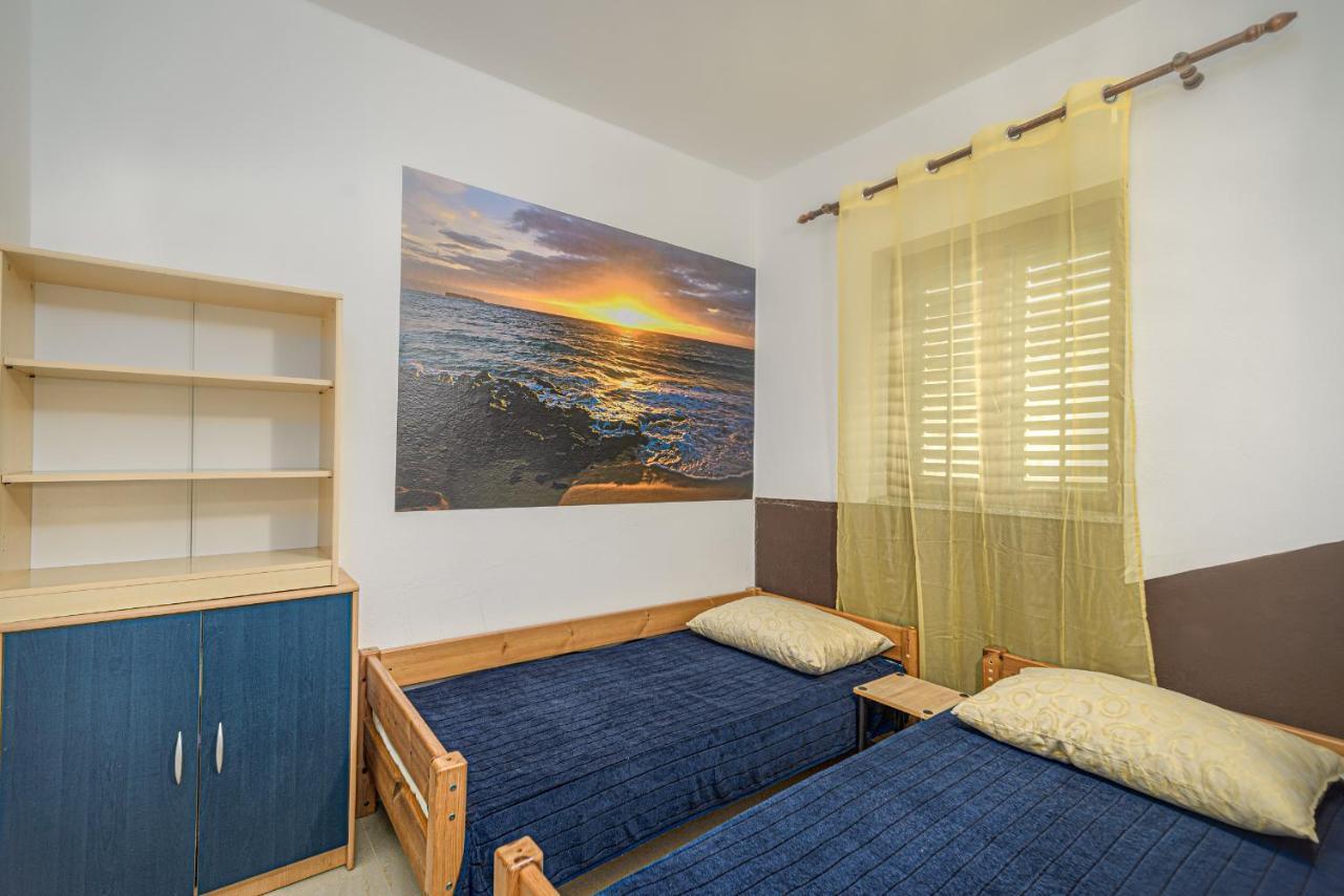 Studio Holiday Adriatic Pag Town Exterior foto