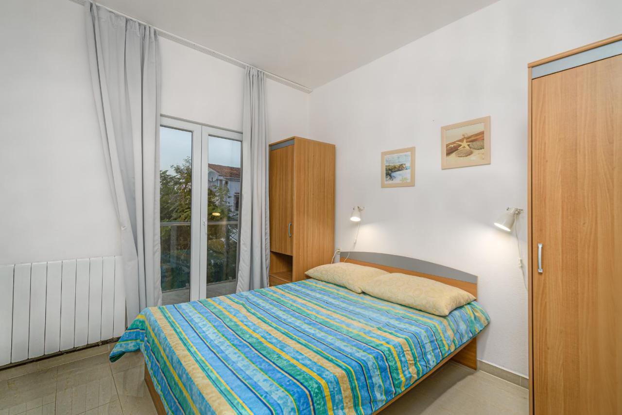 Studio Holiday Adriatic Pag Town Exterior foto