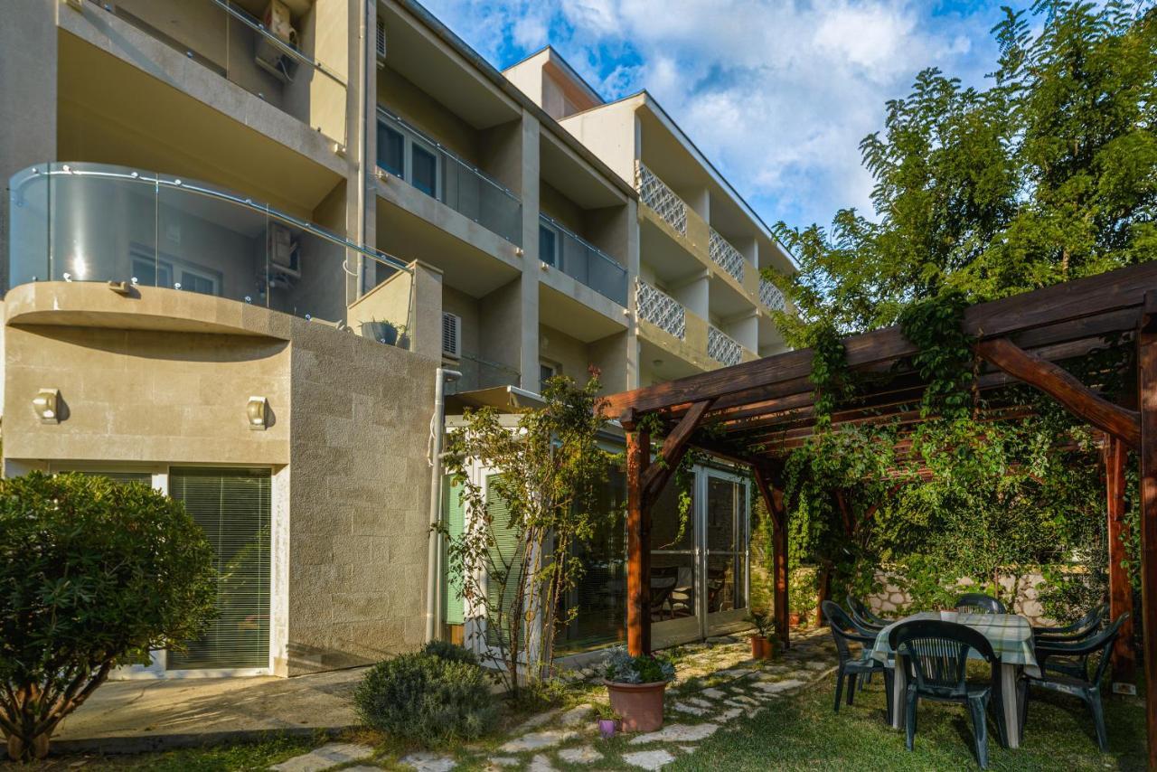 Studio Holiday Adriatic Pag Town Exterior foto